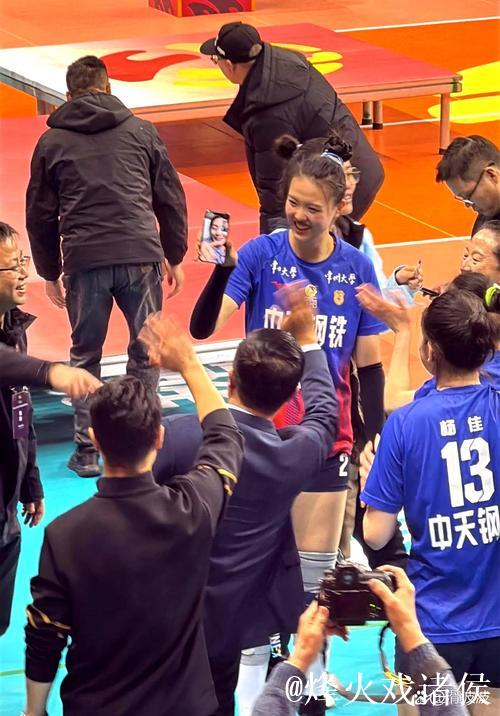 江苏女排夺冠靠三强联手,张常宁龚翔宇吴梦洁强势统治赛场 江苏女排夺冠靠三强联手,张常宁龚翔宇吴梦洁强势统治赛场